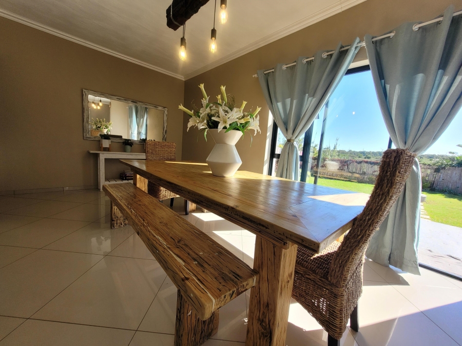 3 Bedroom Property for Sale in Wavecrest Eastern Cape
